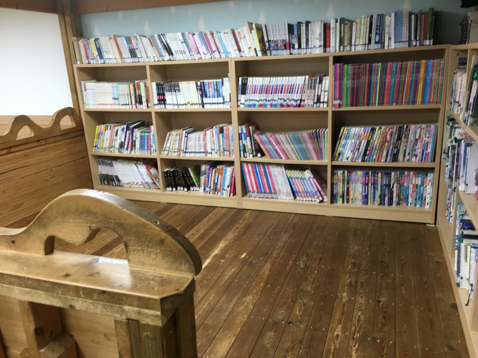 지수 학생이 좋아하는 배바우 도서관의 다락. 아늑한 공간이 인상적이다.
