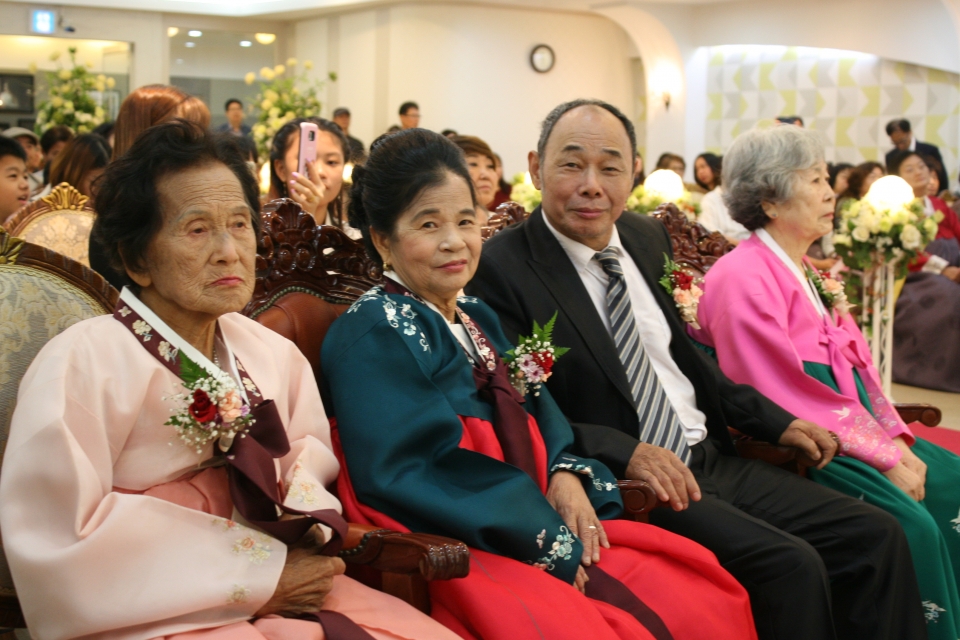 팜티투트엉씨의 부모님은 딸의 결혼식을 보러 베트남에서부터 찾아왔다. 3개월 동안 머물 예정이라고.