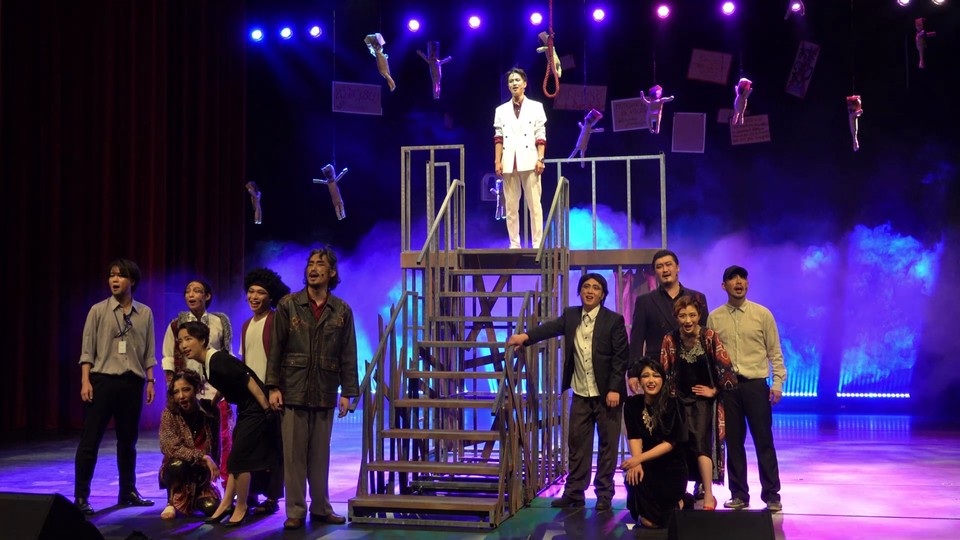 극단 ‘해보마(해를보는마음)’ 배우들이 무대 위에서 뮤지컬 ‘서푼짜리 오페라’를 열연했다.