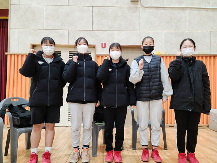 (왼쪽부터) 강나연, 이소연, 천은정, 조도경, 최정원 선수